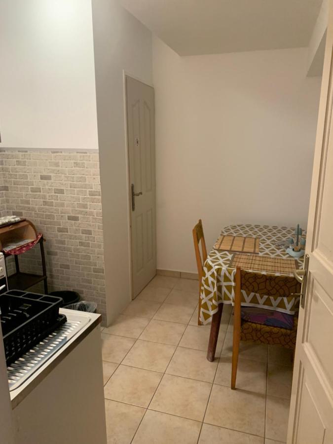 Апартаменти Fonix Apartman Кестхей Екстер'єр фото