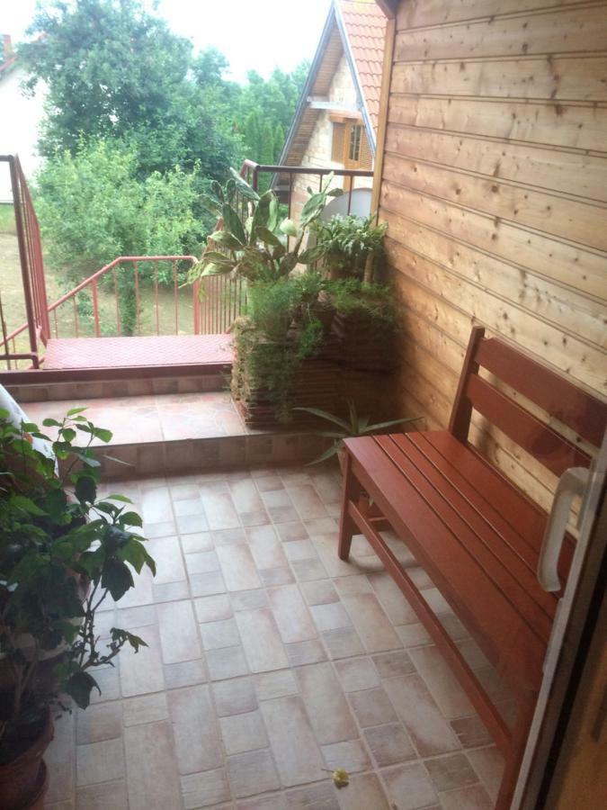 Апартаменти Fonix Apartman Кестхей Екстер'єр фото